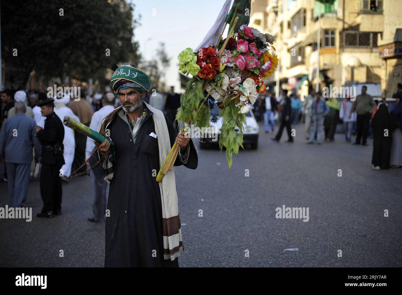 Bildnummer: 52465820 Datum: 20.03.2008 Copyright: imago/Xinhua Feiertag Eid-Milad-un-Nabi - Derwisch in Kairo - PUBLICATIONxNOTxINxCHN, Personen , Uraufführung; 2008, Kairo, Ägypten, Land, Leute, Einheimische, Ägypter, Mawlid, Derwisch, Mann, traditionelles fest; , quer, Kbdig, Einzelbild, Islam, Religion, , Asien Stockfoto