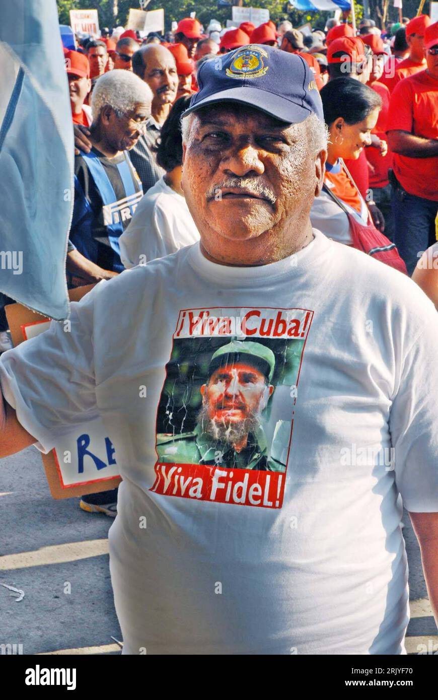 Kubaner mit Fidel-Castro-Shirt während einer Mai-Kundgebung in Havanna - PUBLICATIONxNOTxINxCHN Kubaner mit Fidel Castro-Shirt während einer Mai-Rallye in Havanna PUBLICATIONxNOTxINxCHN Stockfoto