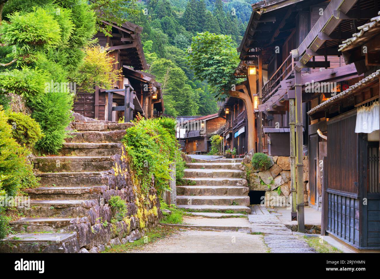 Tsumago, Japan, traditionelle historische Poststadt am Nakasendo. Stockfoto