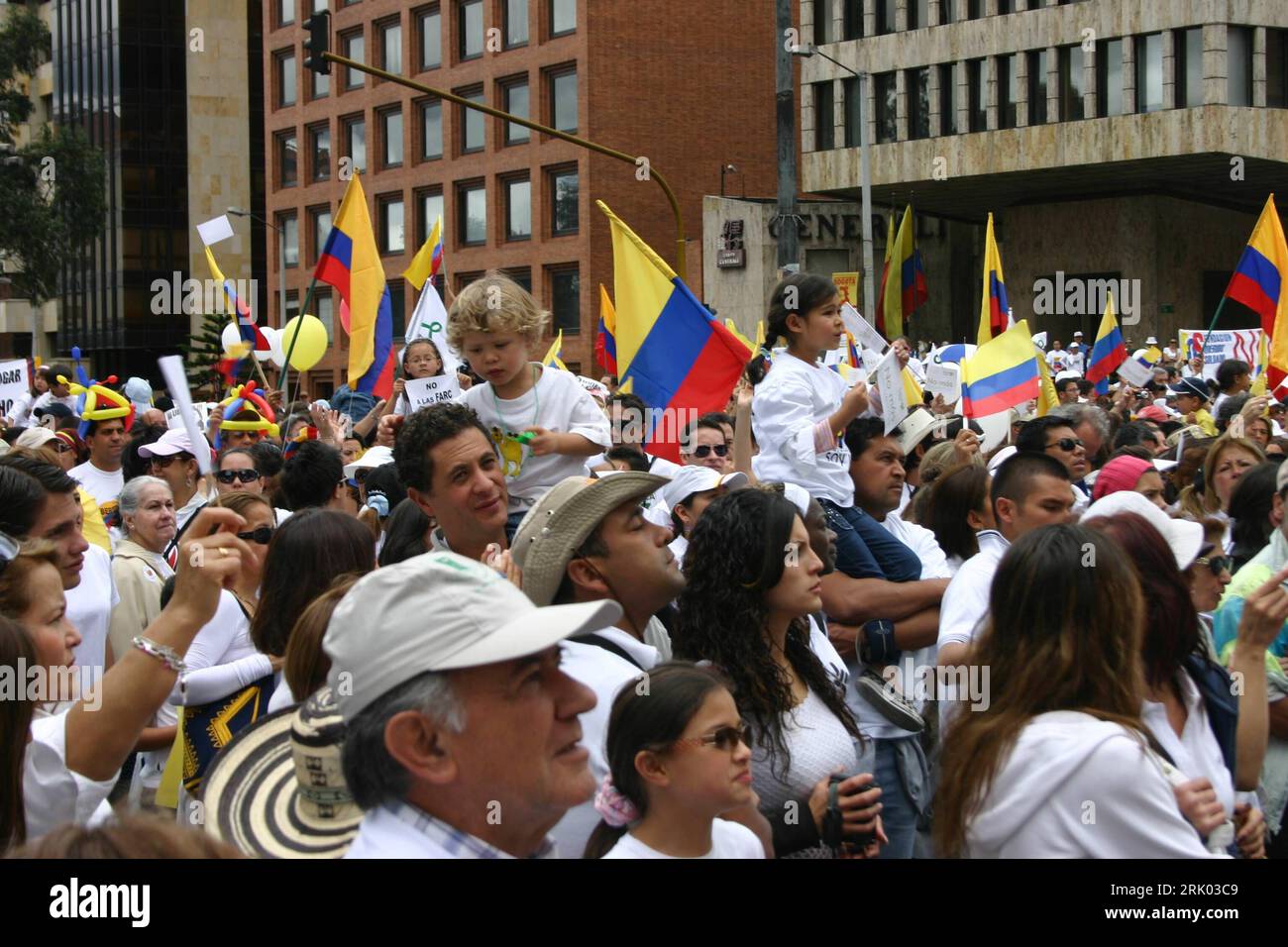 Bildnummer: 52624741 Datum: 20.07.2008 Copyright: imago/Xinhua Parade zum 198. Kolumbischen Unabhängigkeitstag in Bogota PUBLICATIONxNOTxINxCHN, Personen , premiumd; 2008, Kolumbien, Bogota, Nationalfeiertag; , quer, Kbdig, totale, Gesellschaft, Südamerika Bildnummer 52624741 Datum 20 07 2008 Copyright Imago XINHUA Parade to 198 Independence Day in Bogota PUBLICATIONxNOTxINxCHN People premiumd 2008 Colombia Bogota National Day Horizontal Kbdig Long Shot Society South America Stockfoto