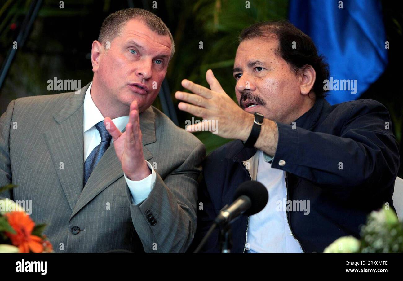Bildnummer: 52765887 Datum: 08.11.2008 Copyright: imago/Xinhua Stellvertretender Minister Igor Sechin (li., Russland) und Präsident Daniel Ortega Saavedra (Nicaragua) während eines Treffens in Managua - PUBLICATIONxNOTxINxCHN, Personen; 2008, Mamnagua, Politik; , quer, Kbdig, Gruppenbild, Close, Randbild, People Bildnummer 52765887 Datum 08 11 2008 Copyright Imago XINHUA Stellvertretender Premierminister Igor Sechin verließ Russland und Präsident Daniel Ortega Saavedra Nicaragua während eines Treffens in Managua PUBLICATIONxNOTxINxCHN People 2008 Politik horizontale Kbdig Group Foto Close Edge Image Prominente Stockfoto