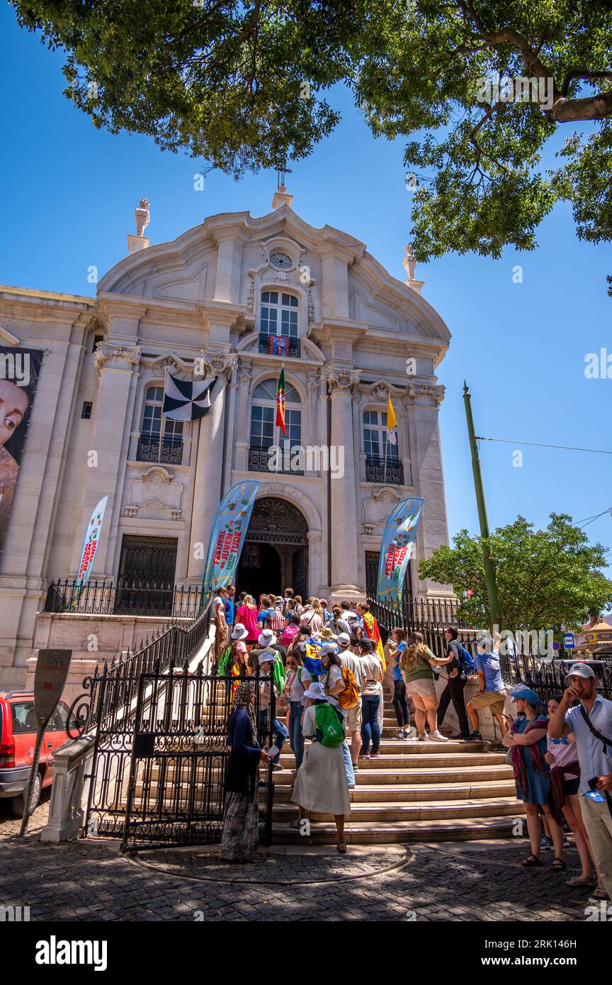 Lissabon, Portugal - 30. Juli 2023: Wunderschöne Kirche des Heiligen Antonius von Lissabon in Lissabons Altstadt. Stockfoto