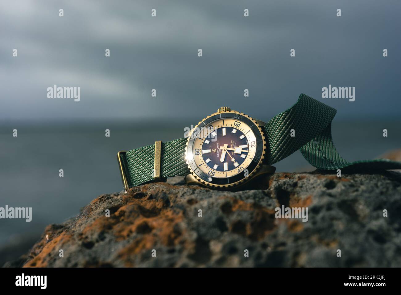 Fotografien des Breitling Superocean Bronze 2022 44 mm, Referenznummer N17376201Q1S1 Stockfoto