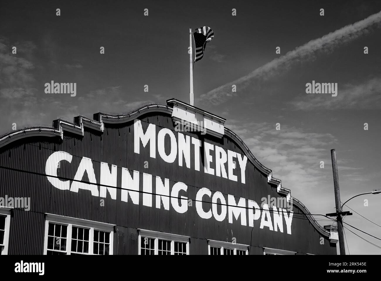 Ein altmodisches Schild auf einem Gebäude mit der Aufschrift „Monterey Canning Company“ Stockfoto