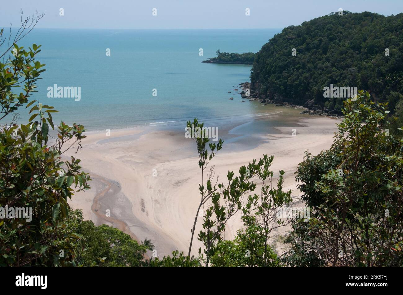 Abgeschiedene Buchten und Strände des Bako Nationalparks, außerhalb von Kuching, Sarawak, Malaysian Borneo Stockfoto