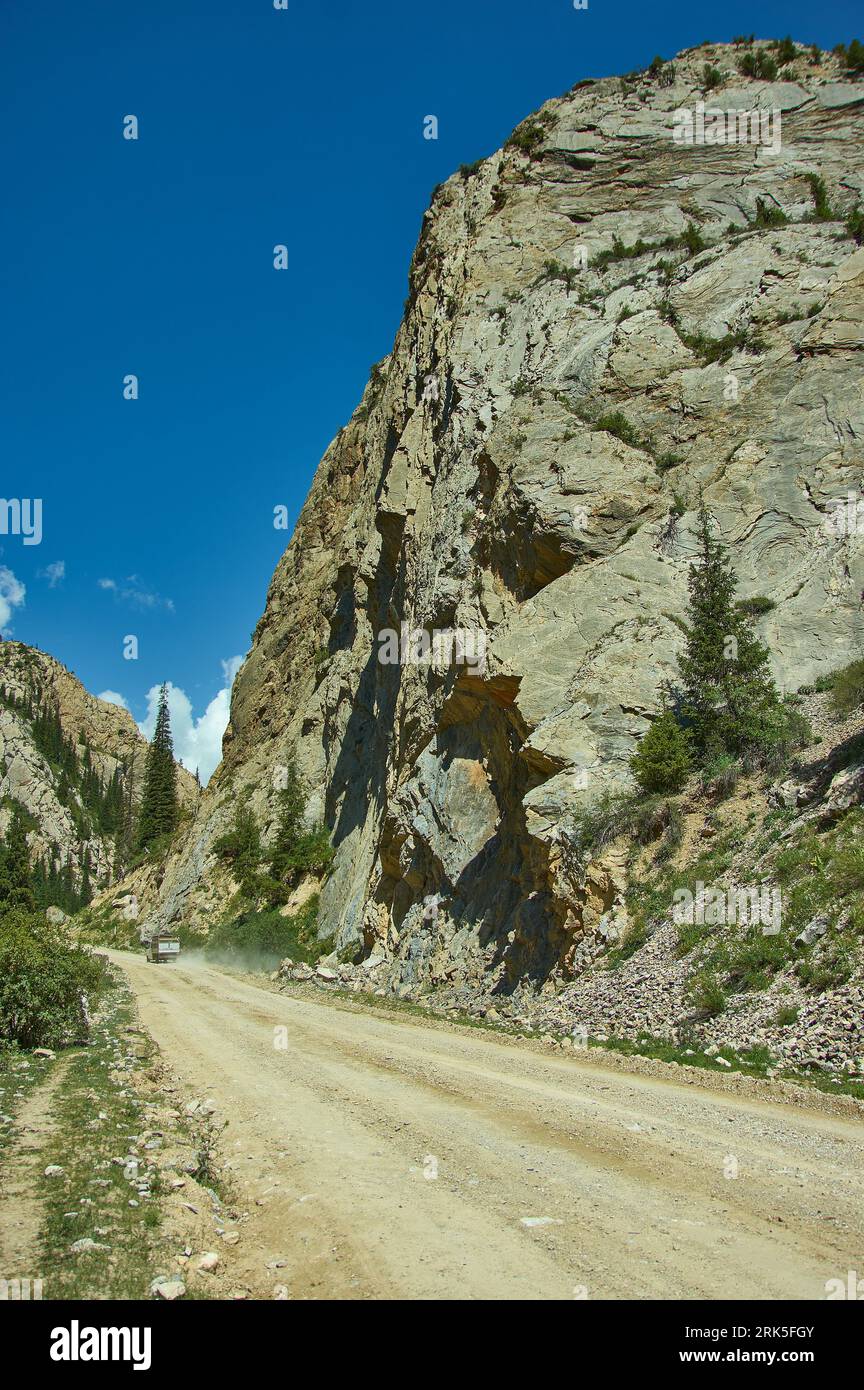 Gorge Moldo-Ashuu Rastplatz, wunderschöne Aussicht auf die Berge, Kirgisistan, Zentralasien Stockfoto Gorge Moldo-Ashuu Rastplatz, wunderschöne Aussicht auf die Berge, Kirgisistan, Zentralasien Stockfoto
