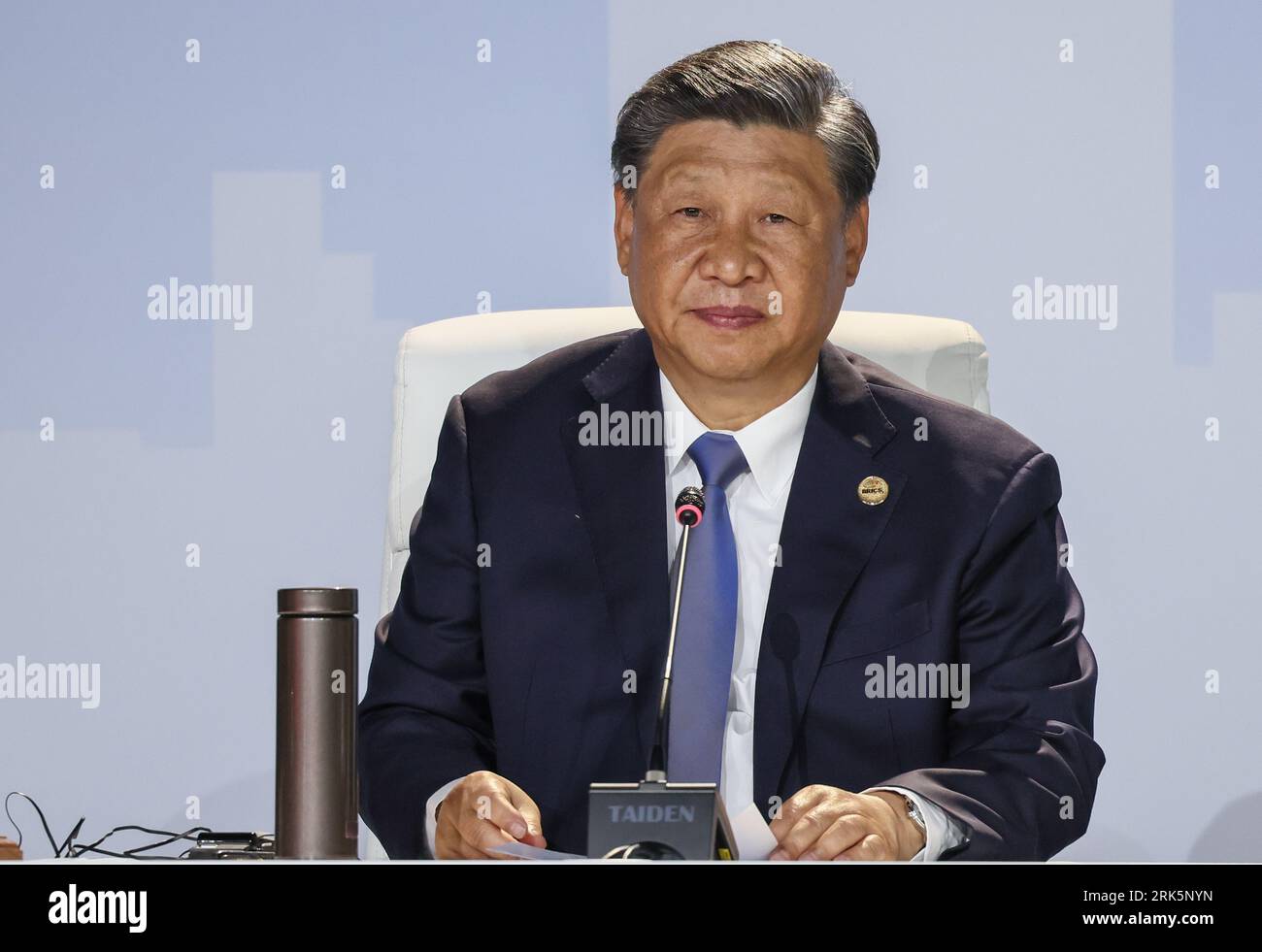 Johannesburg, Südafrika. August 2023. Der chinesische Präsident Xi Jinping spricht am dritten Tag des BRICS-Gipfels im Sandton Convention Center in Johannesburg (Südafrika) am Donnerstag, den 24. August, während eines Pressegesprächs. 2023. Die BRICS oder Brasilien, Russland, Indien, China und Südafrika haben Länder angekündigt, die eingeladen wurden, Vollzeit-BRICS-Mitglieder zu werden, darunter Ägypten, Ethopien, Iran, Saudi-Arabien und die Vereinigten Arabischen Emirate. Foto von Jemal Countess/UPI Credit: UPI/Alamy Live News Stockfoto