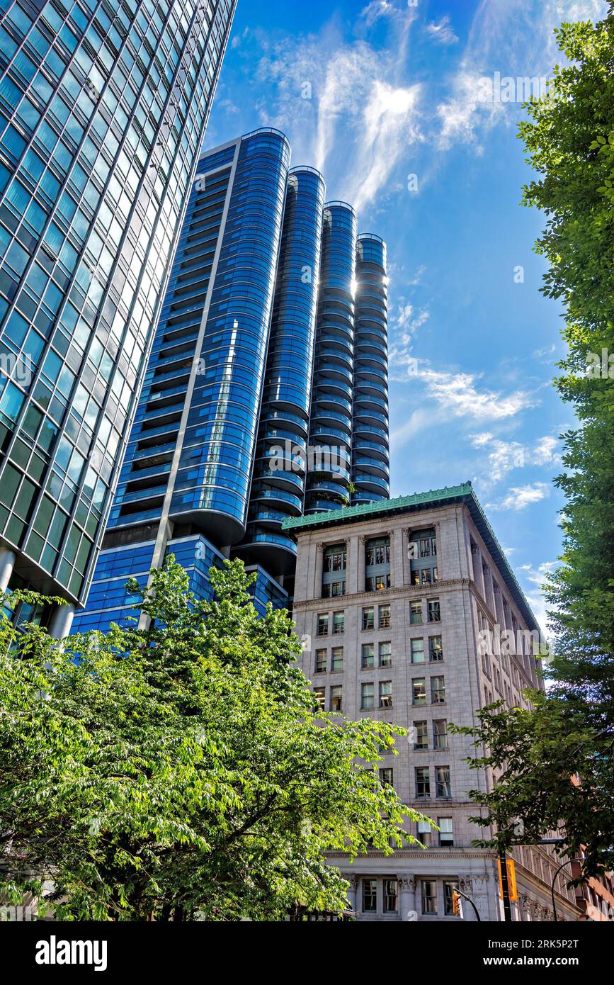 Architektonisches Ensemble aus historischen und modernen Gebäuden in Vancouver, Kanada Stockfoto