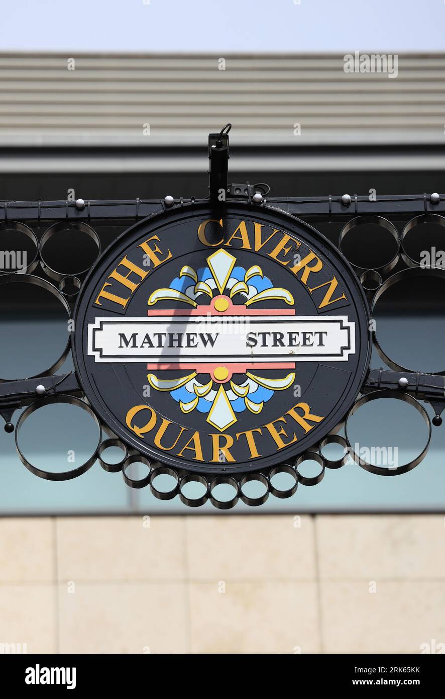 Matthew Street, die bekannteste Straße in Liverpool, als Ort des Cavern Club, in dem die Beatles auftraten, in Merseyside, Großbritannien Stockfoto