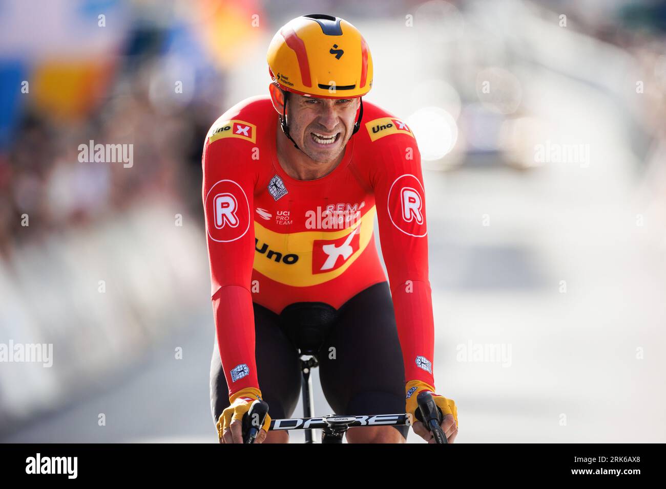 St. Wendel, Deutschland. August 2023. Radfahren: Tour durch Deutschland, St. Wendel (2,30 km), Prolog (Einzelzeitfahren). Alexander Kristoff (Norwegen) vom Team UNO-X Pro Cycling Team ist auf dem Platz. Quelle: Alexander Neis/Eibner-Pressefoto/dpa/Alamy Live News Stockfoto