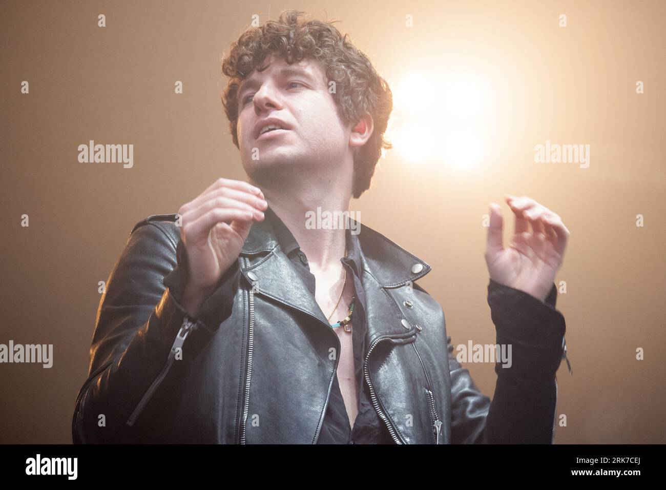 Luke Pritchard of the Kooks trat beim Latitude Festival 2023 auf. Stockfoto