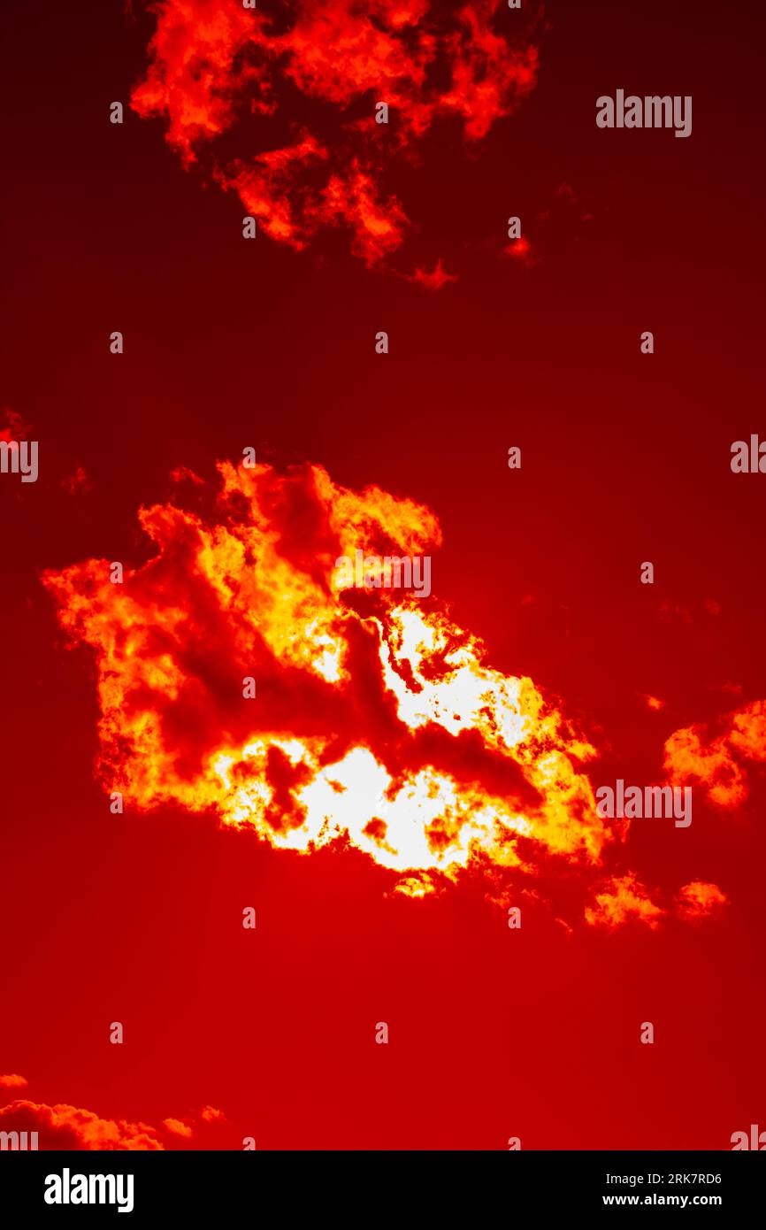 Hintergrund mit roten und gelben Flammen Stockfoto