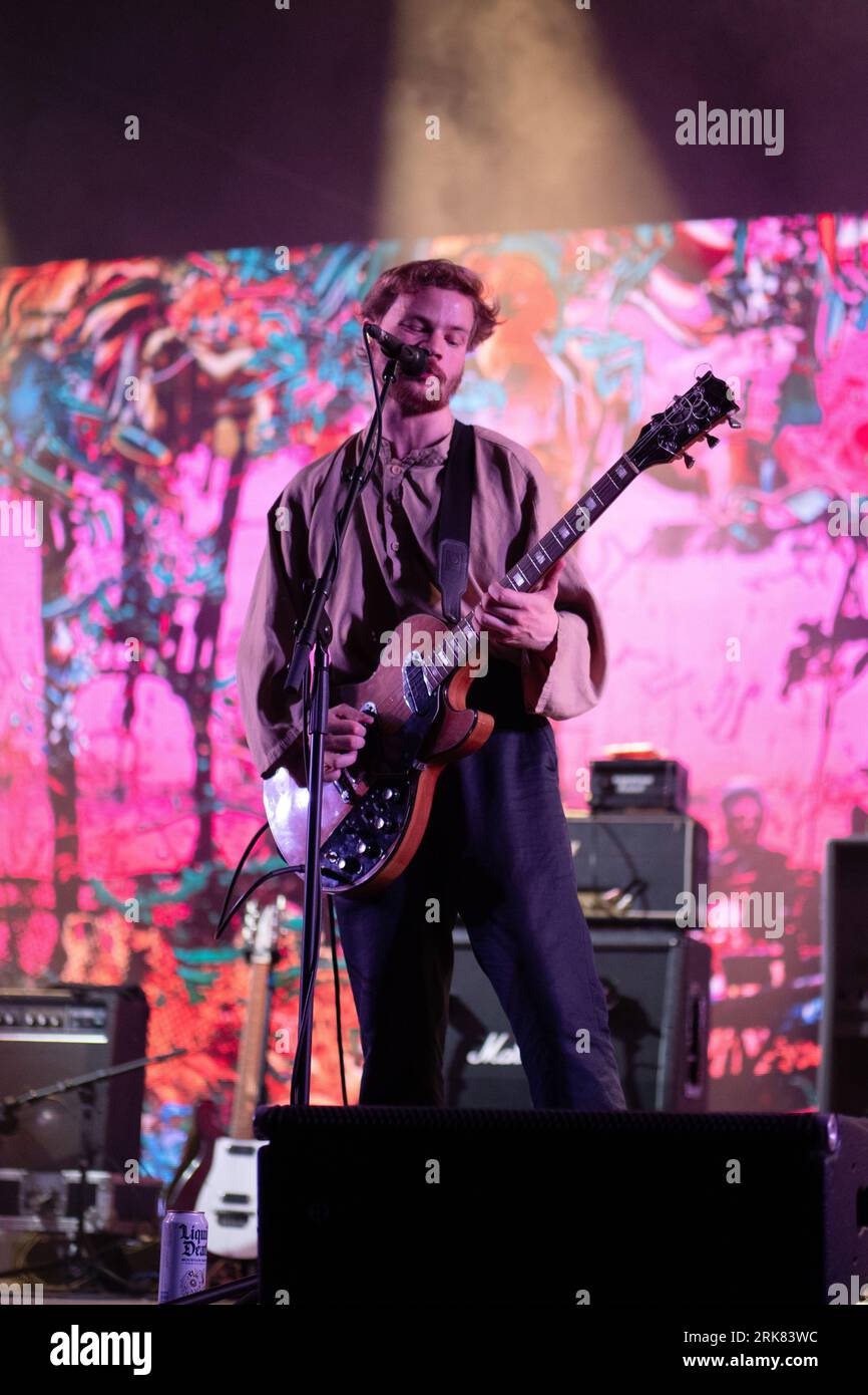 Der Sänger und Gitarrist Geordie Greep von Black Midi trat beim Latitude Festival 2024 auf Stockfoto
