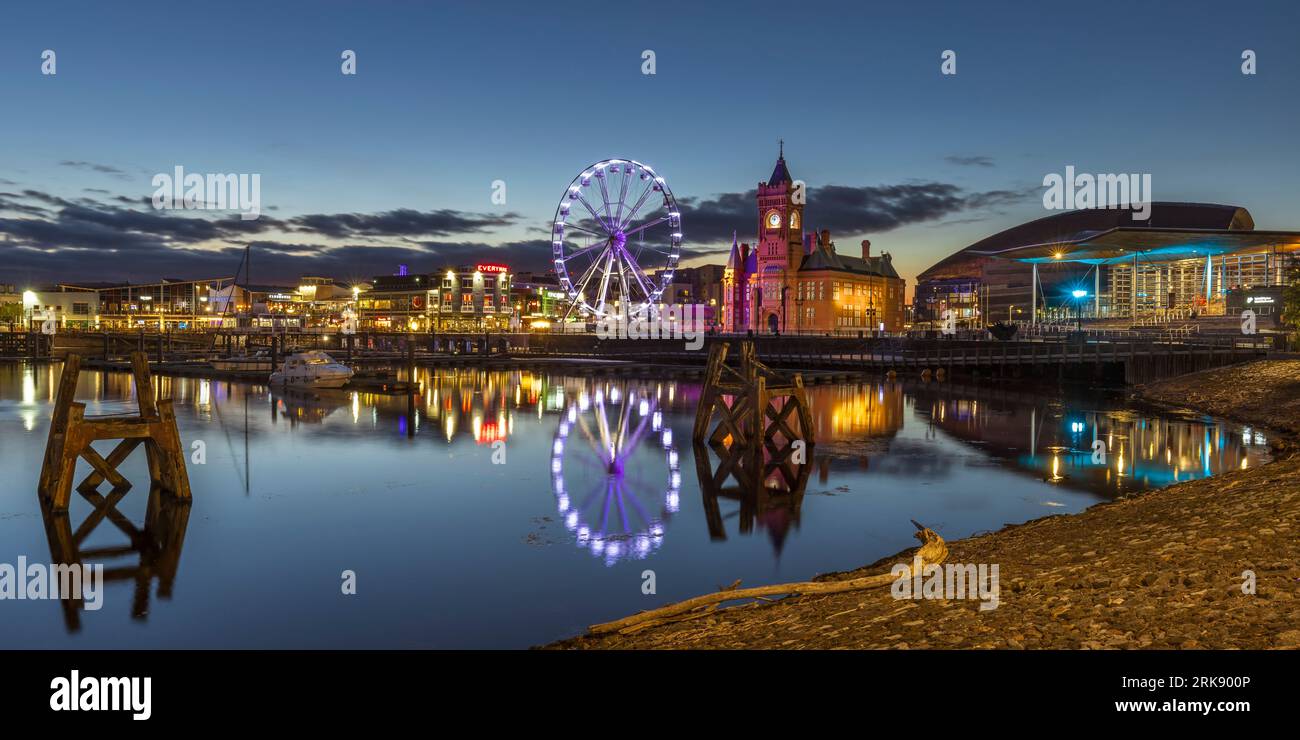 Sonnenuntergang in Cardiff Bay, Cardiff, Wales, Großbritannien Stockfoto