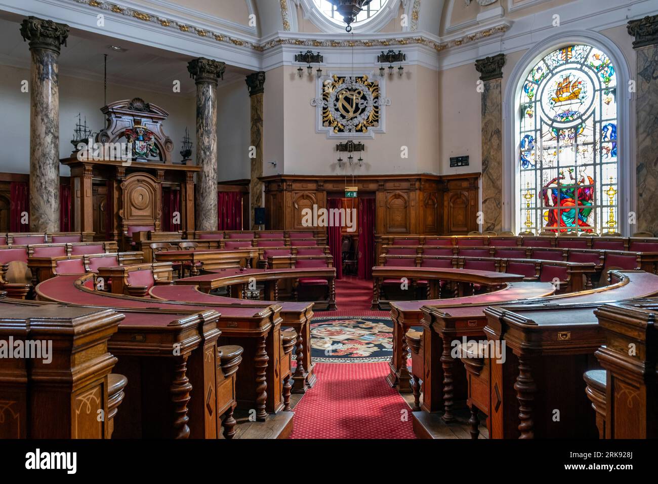 Cardiff City Hall Council Chamber, denkmalgeschütztes Gebäude im Cathays Park, Cardiff, Wales Stockfoto