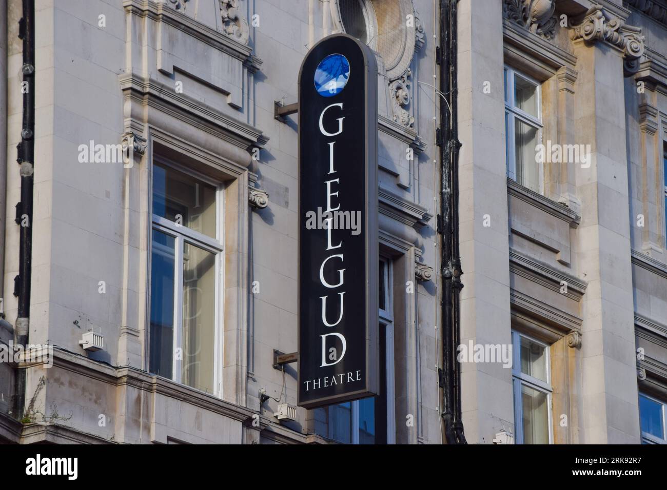 London, Großbritannien. November 2022. Gielgud Theatre in der Shaftesbury Avenue. Stockfoto