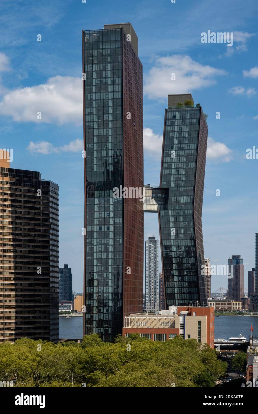 Das American Copper Building ist eine interessante Architektur auf der East Side von Midtown Manhattan, New York City, 2023, USA Stockfoto