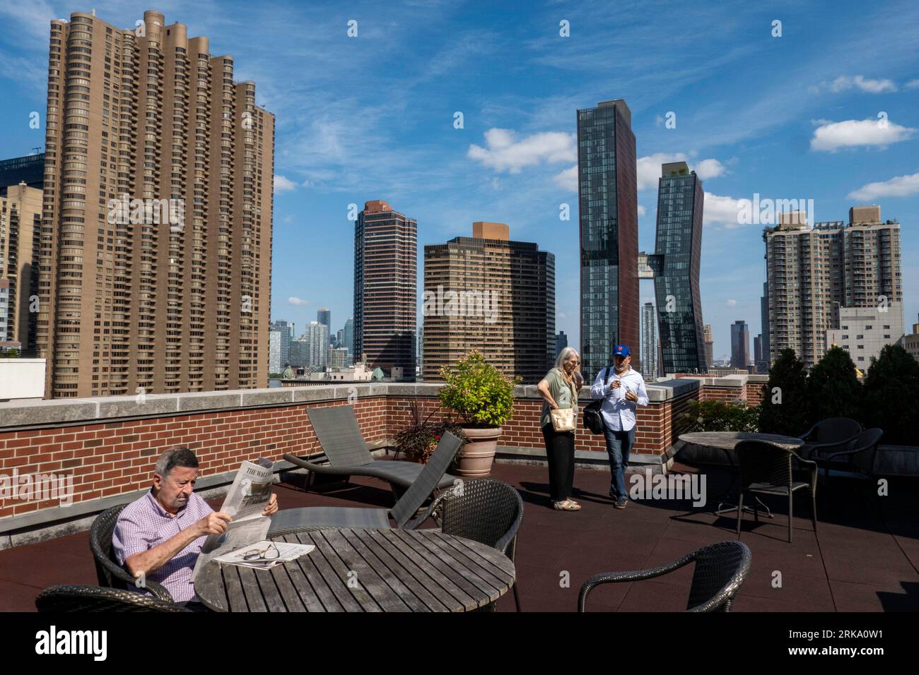 Das American Copper Building ist eine interessante Architektur auf der East Side von Midtown Manhattan, New York City, 2023, USA Stockfoto
