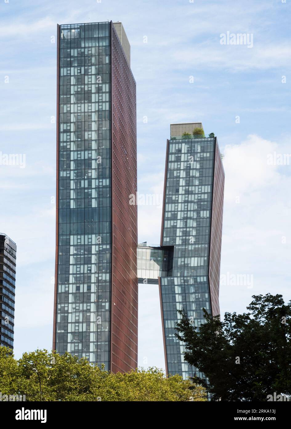 Das American Copper Building ist eine interessante Architektur auf der East Side von Midtown Manhattan, New York City, 2023, USA Stockfoto