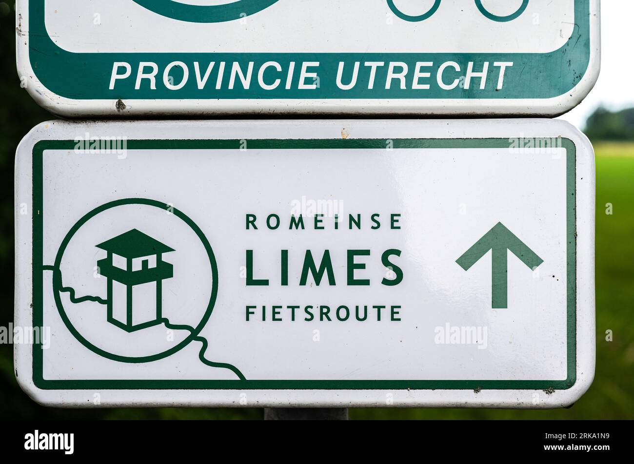 Utrecht, Niederlande - 12. Juli 2023 - Wegweiser zum Langstreckenradweg, der dem römischen Erbe des Limes folgt Stockfoto