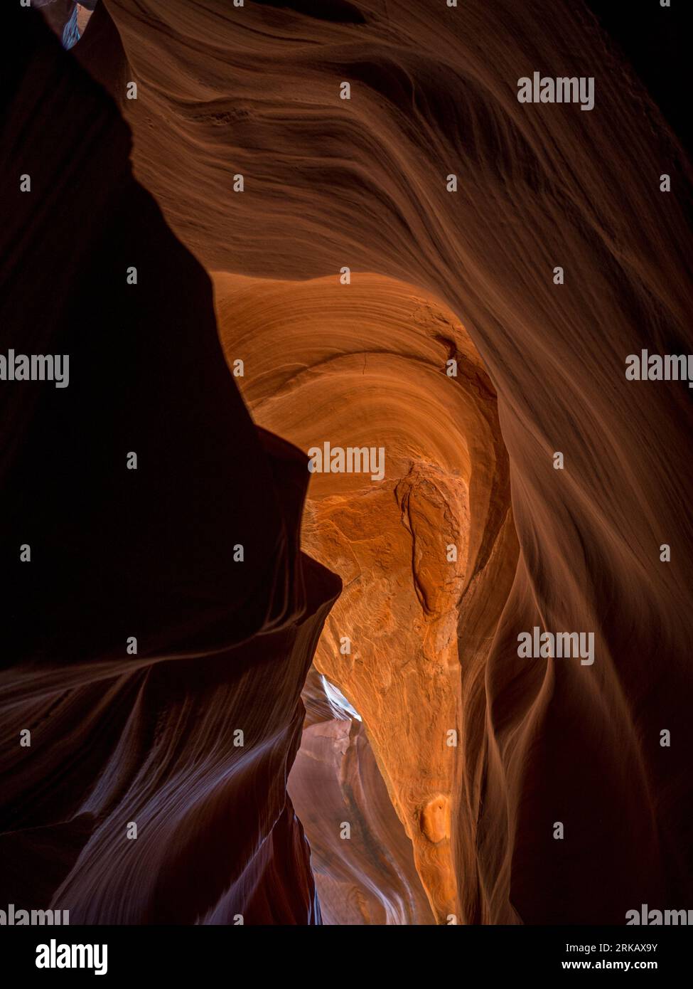 Slot Canyon in Page, Arizona liegt auf indischem Land und erfordert einen Reiseleiter. Foto von Liz Roll Stockfoto