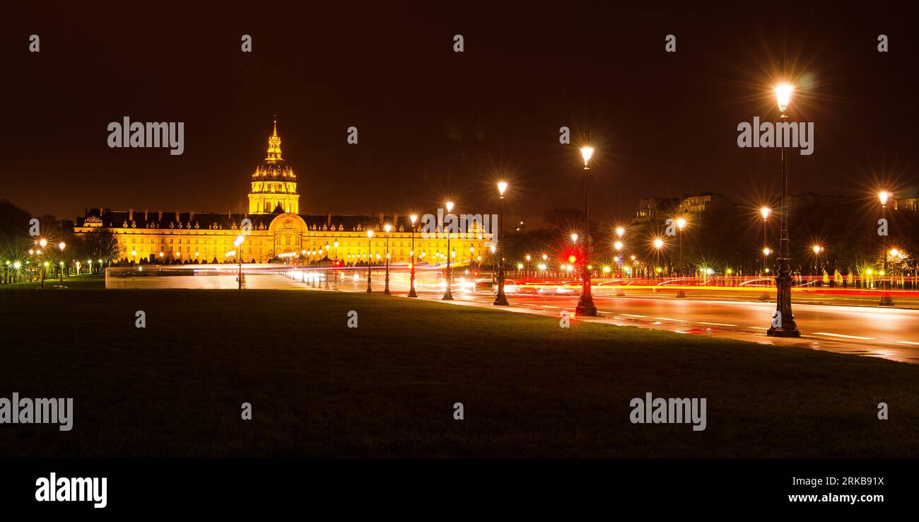 Les Invalides in der Nacht, Paris, Fance Stockfoto