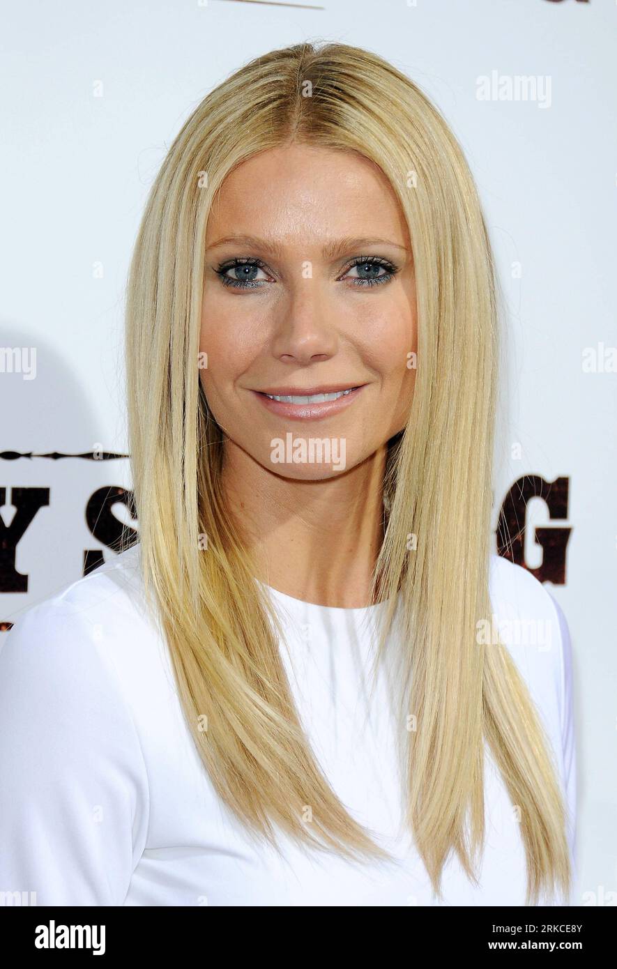 Bildnummer: 54751127  Datum: 14.12.2010  Copyright: imago/Xinhua December 14, 2010 Beverly Hills, Ca. Gwyneth Paltrow Country Strong Los Angeles special screening at the Academy of Motion Pictures Arts & Sciences Theatre PUBLICATIONxNOTxINxCHN Entertainment People Film Porträt xo0x kbdig 2010 hoch    Bildnummer 54751127 Date 14 12 2010 Copyright Imago XINHUA December 14 2010 Beverly Hills Approx Gwyneth Paltrow Country Strong Los Angeles Special Screening AT The Academy of Motion Pictures Arts & Sciences Theatre PUBLICATIONxNOTxINxCHN Entertainment Celebrities Film Portrait xo0x Kbdig 2010 ver Stockfoto
