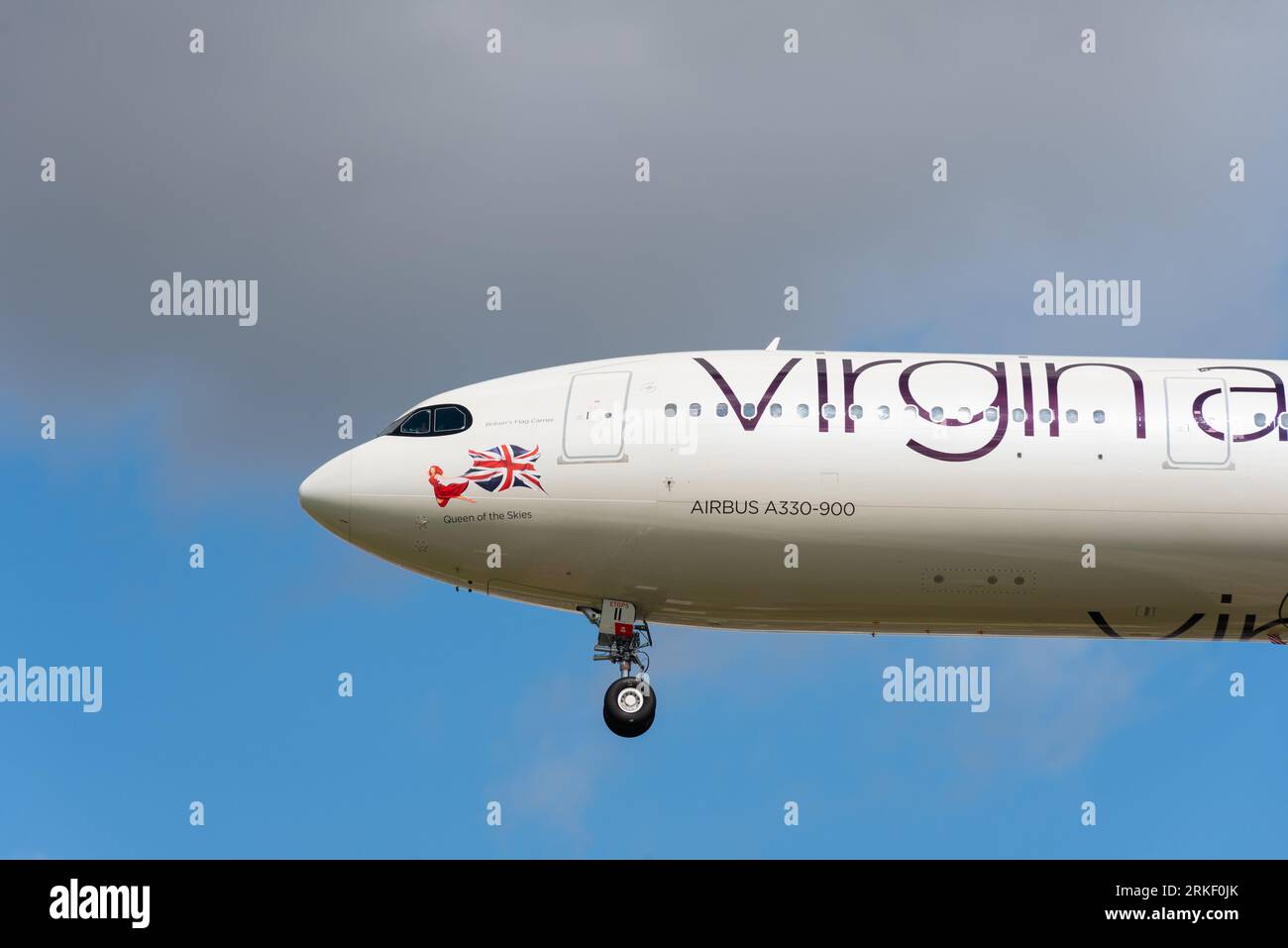 Virgin Atlantic Airways Airbus A330-941N Jet-Flugzeug G-VEII im Finale landen am London Heathrow Airport, UK. Die Königin des Himmels Stockfoto