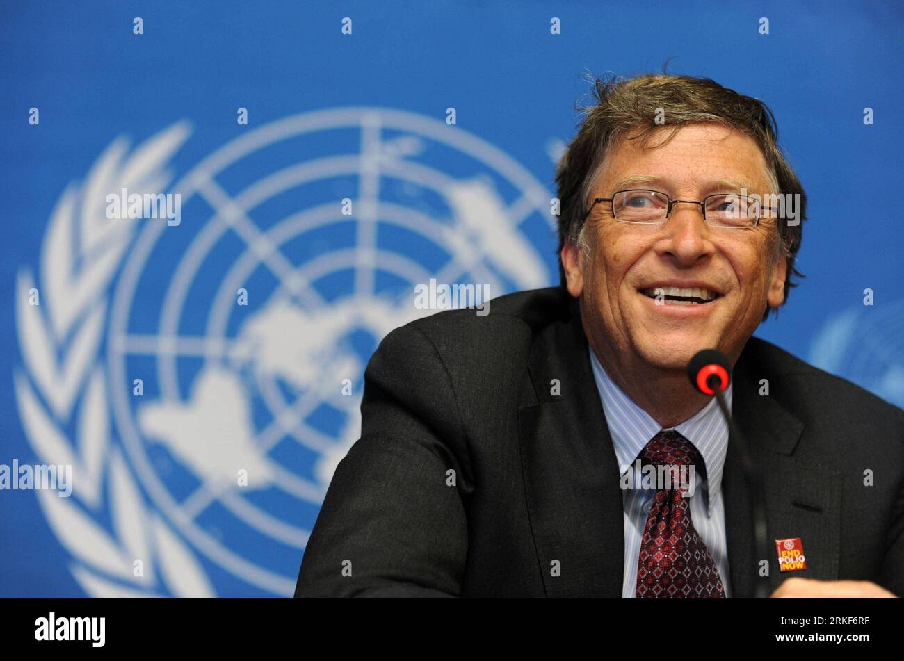 (110517) -- GENF, 17. Mai 2011 (Xinhua) -- Bill Gates, der Ko-Vorsitzende der Bill&Melinda Gates Foundation, spricht auf einer Pressekonferenz nach der Keynote während des 64. Weltgesundheitsversammelns in Genf, Schweiz, 17. Mai 2011. Bill Gates forderte die Gesundheitsminister und die weltweit führenden Gesundheitsminister auf, Impfstoffe zu ihrer obersten Priorität zu machen, um Millionen von Leben zu retten. (Xinhua/Yu Yang)(zcc) SCHWEIZ-GENF-WHA-BILL GATES PUBLICATIONxNOTxINxCHN Genf 17. Mai 2011 XINHUA Bill Gates der Co-Vorsitzende der Gates-Stiftung spricht AUF einer Pressekonferenz nach der Keynote-Rede während T Stockfoto