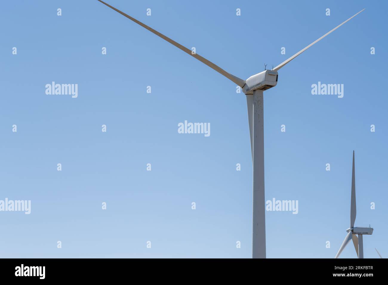 Windenergieanlagen aus erneuerbaren Energien Stromerzeugung in Maranchon, Guadalajara Stockfoto