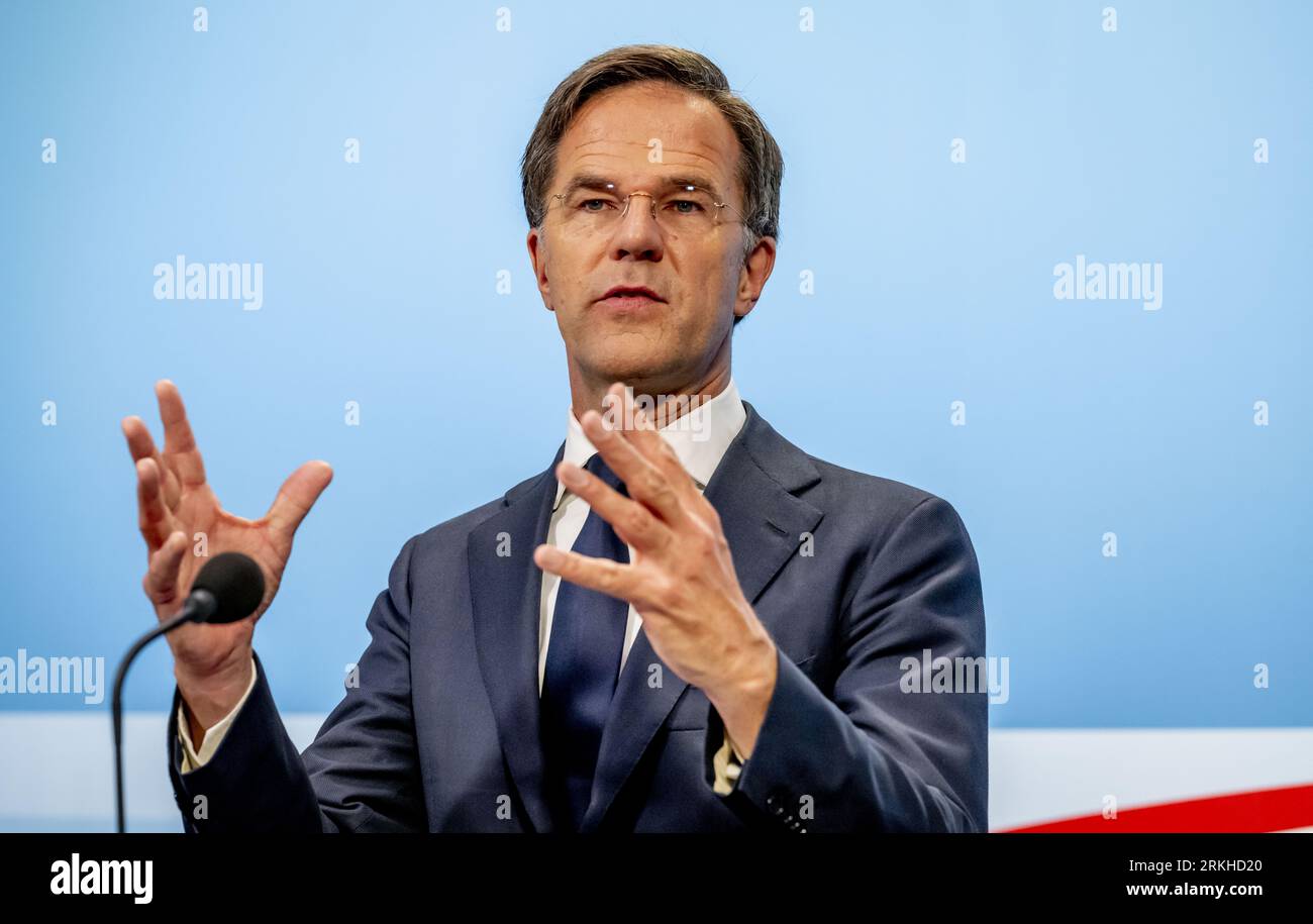 DEN HAAG - DER ausscheidende Premierminister Mark Rutte spricht nach dem wöchentlichen Ministerrat vor der Presse. ANP ROBIN UTRECHT niederlande aus - belgien aus Stockfoto