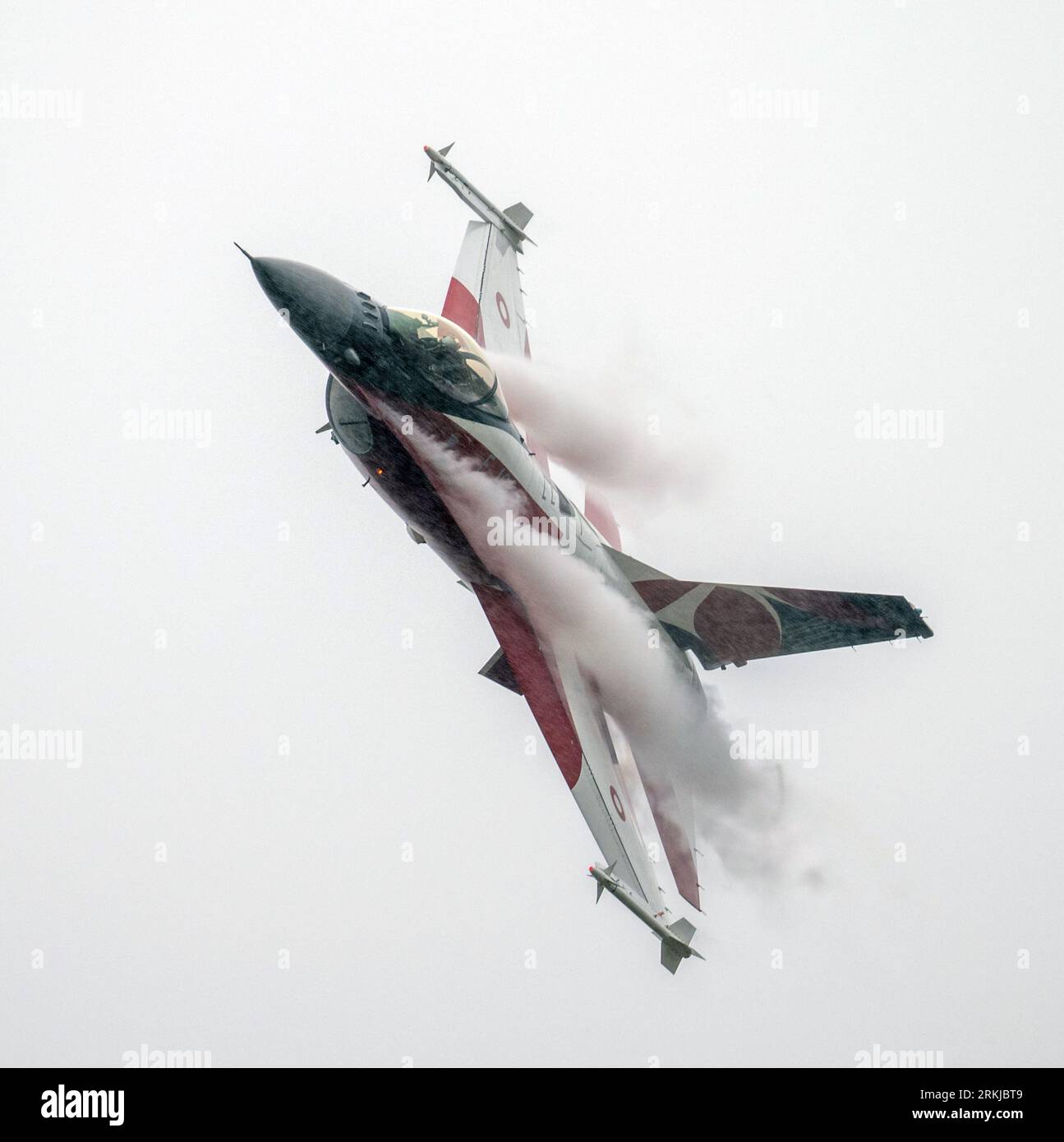 Dänische F-16, Dannebrog-Aufdruck auf der Royal International Air Tattoo 2023 Stockfoto