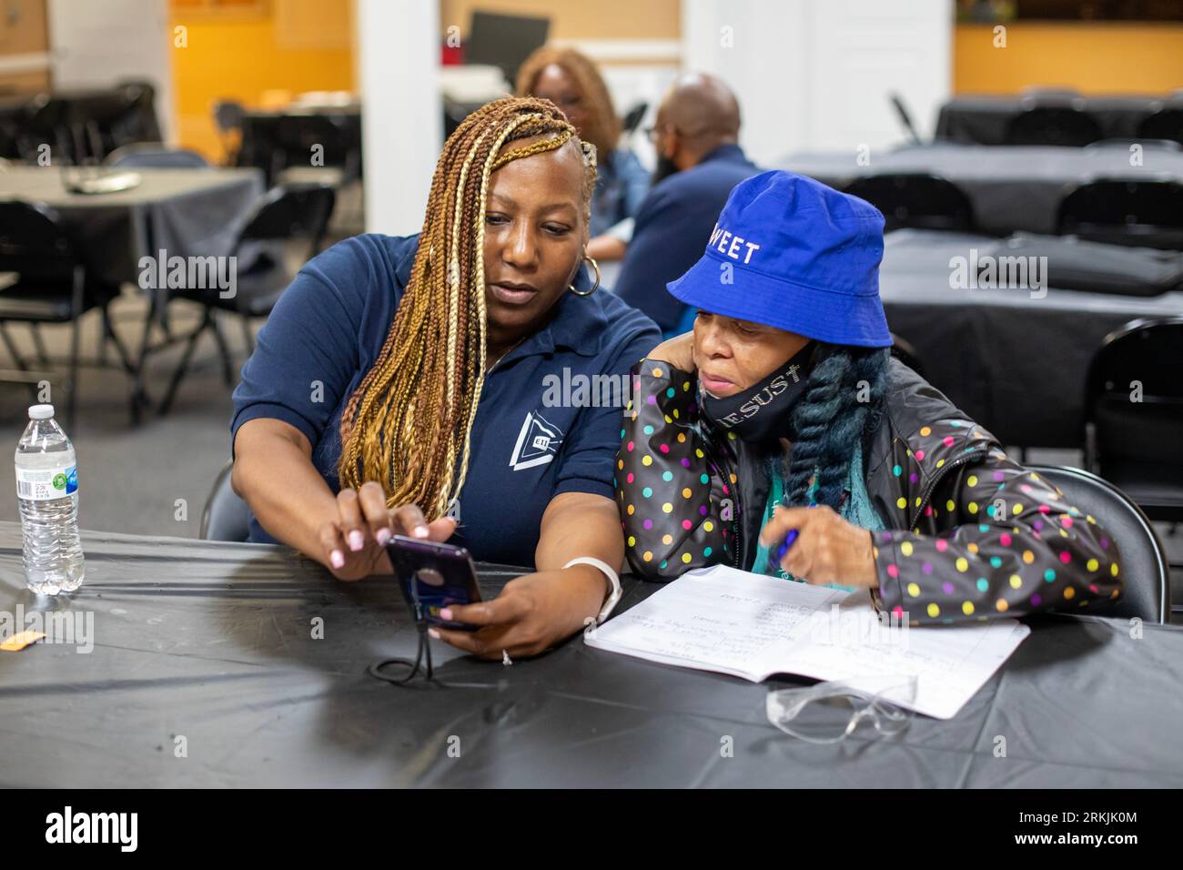 Detroit, Michigan - die Kirche des Messias bietet Einzelgespräche mit Menschen, die mehr über ihre digitalen Geräte erfahren möchten. Jennine Spe Stockfoto