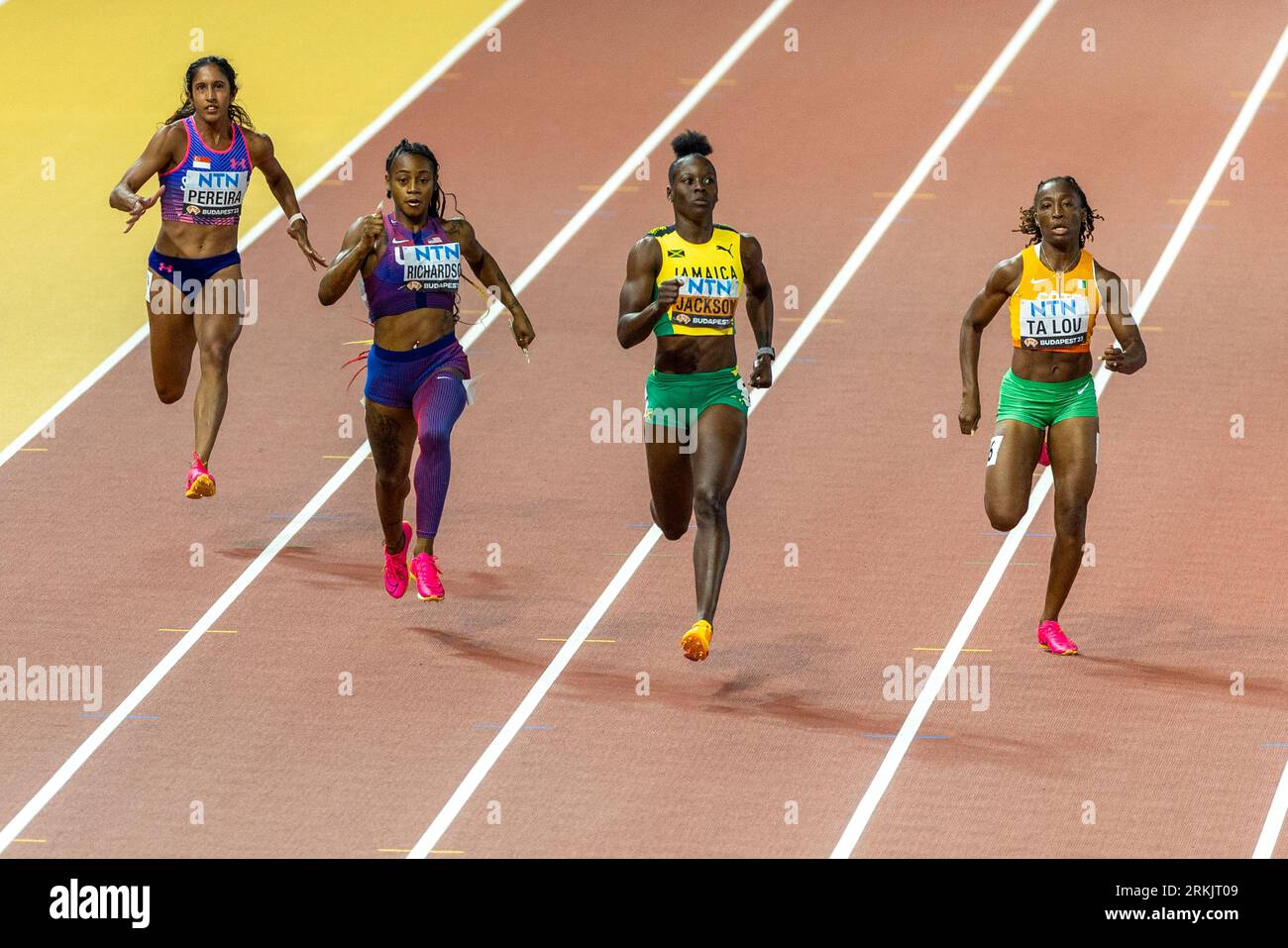 SHA’Carri Richardson (USA), Shericka Jackson (JAM) und Marie-Josee Ta Lou (CIV) qualifizieren sich für das 200-Meter-Finale während der Leichtathletik-Weltmeisterschaft Stockfoto