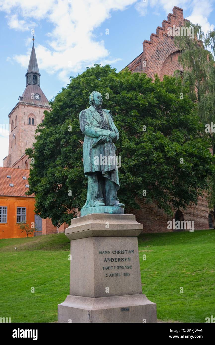 Skulptur des Schriftstellers Hans Christian Andersen in seiner Geburtsstadt Odense, Dänemark. Stockfoto