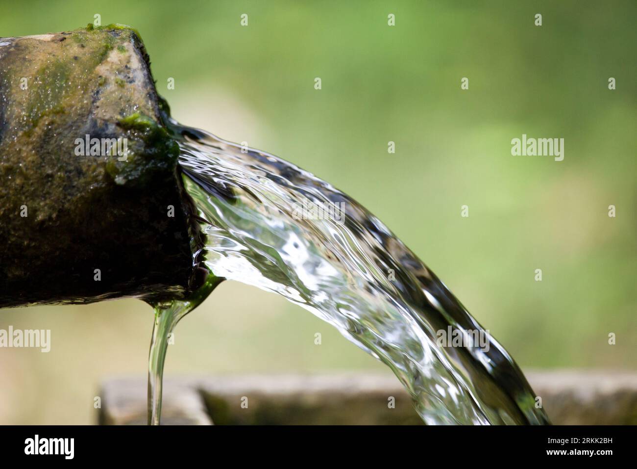 Wasserauslass im Barranco de la Encantada de Beniarres, Spanien Stockfoto