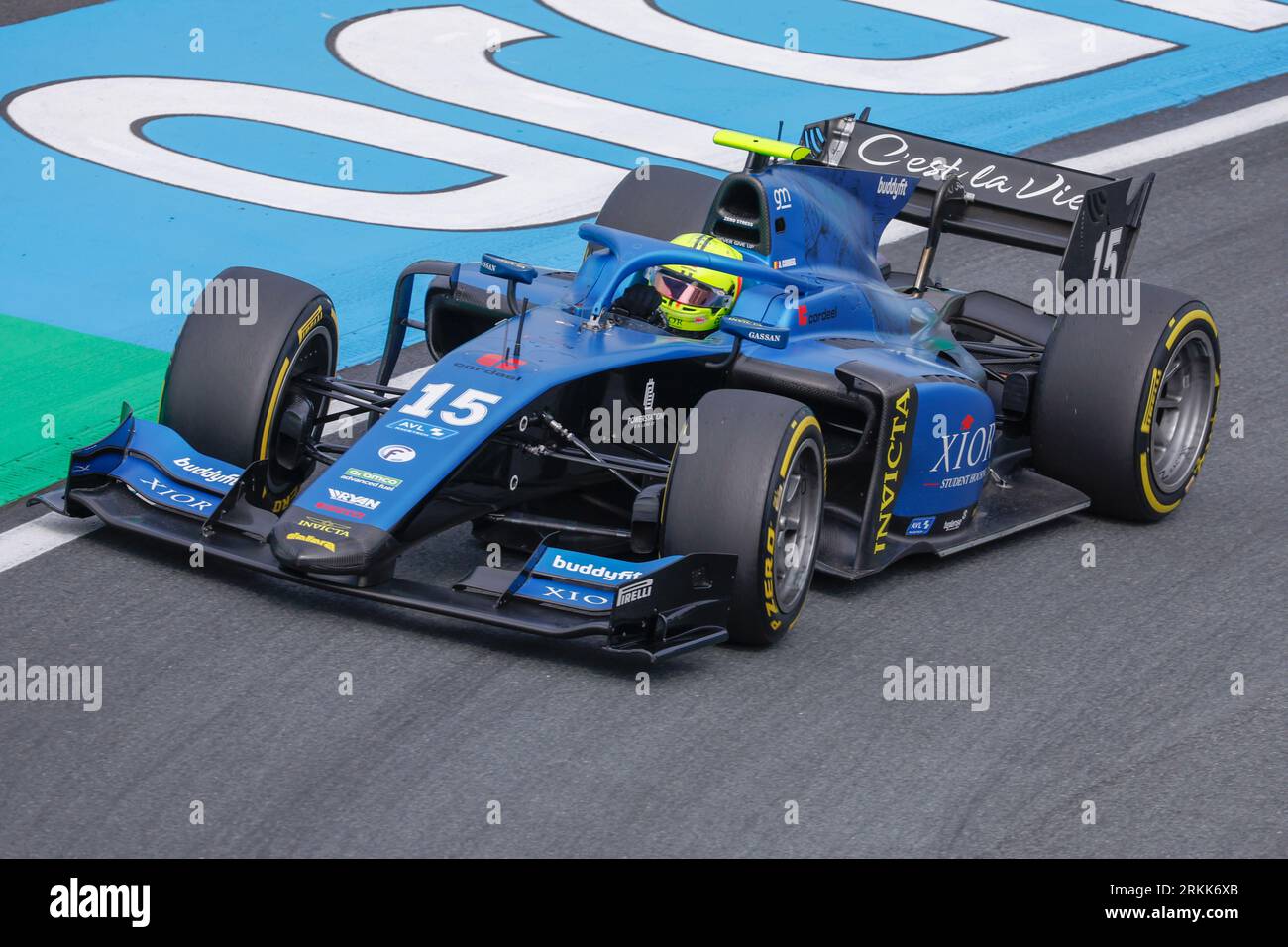 ZANDVOORT, NIEDERLANDE - AUGUST 25: Amaury Cordeel von Invicta Virtuosi Racing Formel 2 Free Practice während der Formel 1 auf dem Circuit Zandvoort auf Au Stockfoto