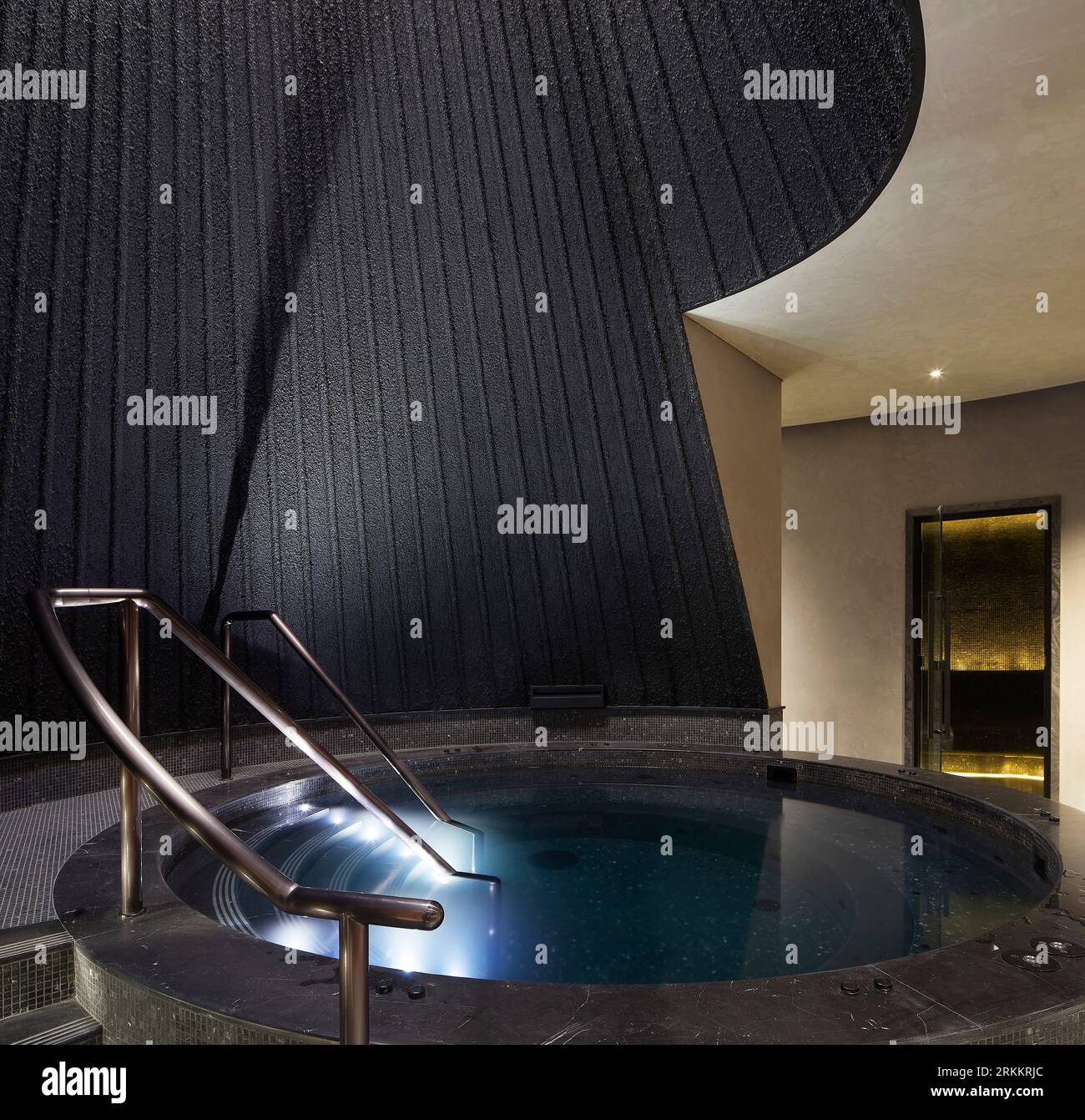 Spa-Detail. 360 Mall, Kuweit City, Kuwait. Architekt: CRTKL, 2021. Stockfoto