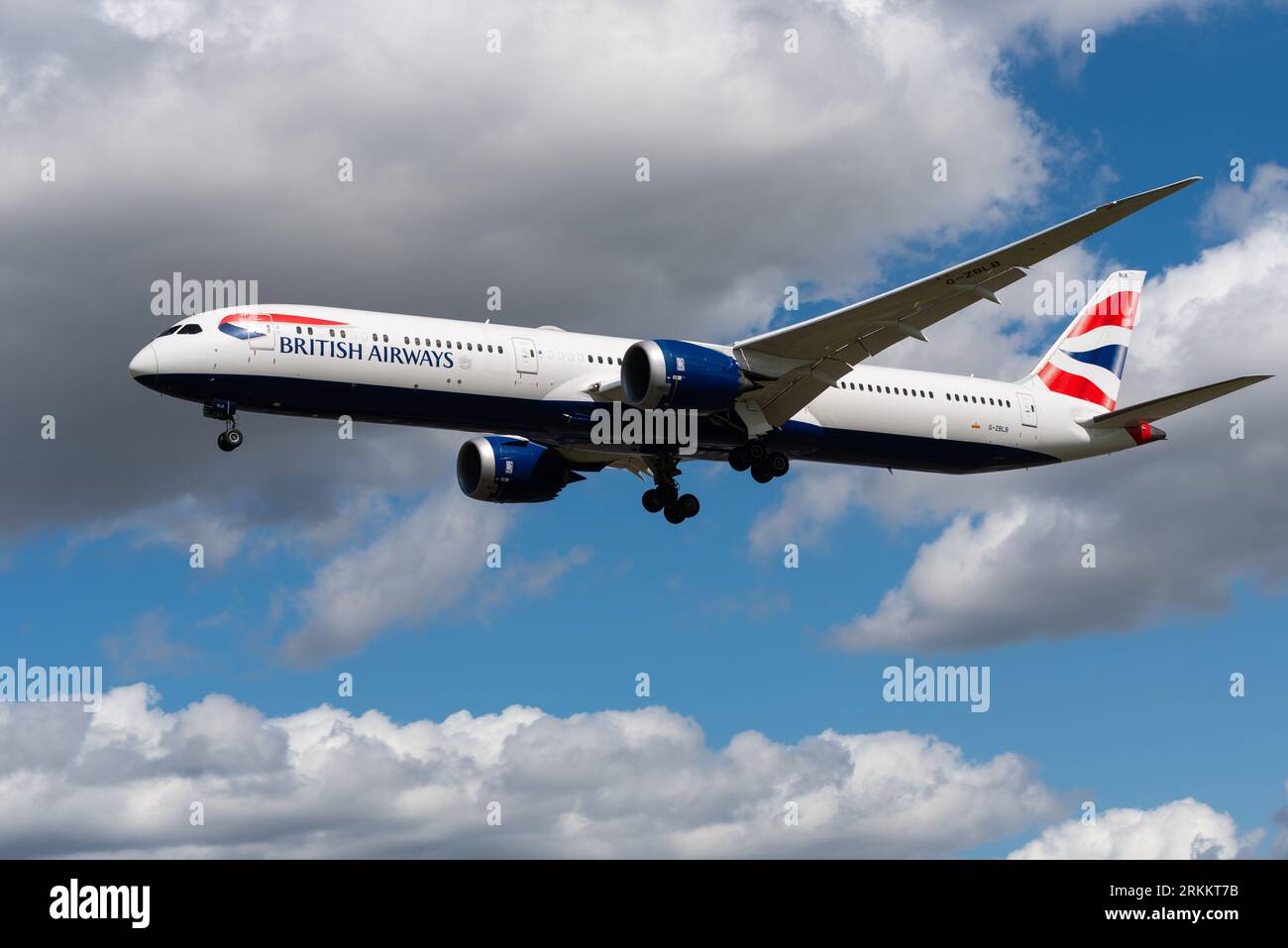 British Airways Boeing 787-10 Dreamliner Jet Airliner G-ZBLB im Finale landen am London Heathrow Airport, UK. Ankunft auf Langstreckenflügen Stockfoto