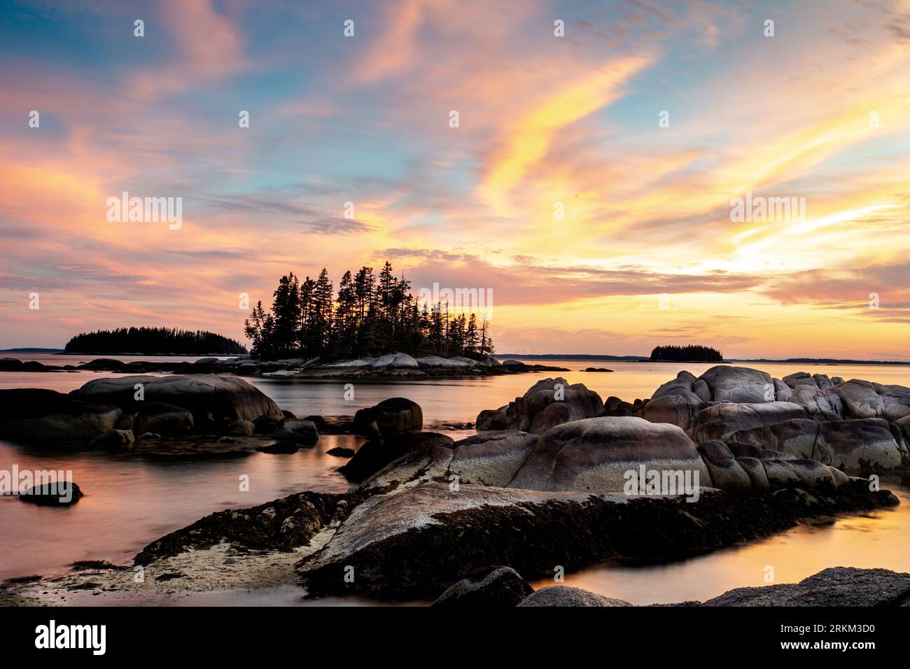 Sonnenuntergang in der Nähe von Stonington, Maine. Stockfoto