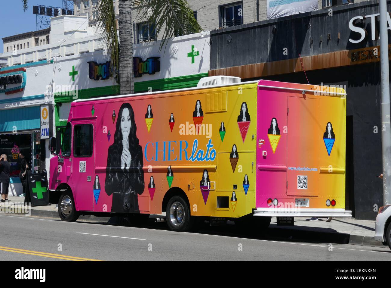 Los Angeles, Kalifornien, USA 25. August 2023 Singer Cher Cherlato Gelato Truck auf dem Cahuenga Blvd am 25. August 2023 in Los Angeles, Kalifornien, USA. Foto von Barry King/Alamy Live News Stockfoto