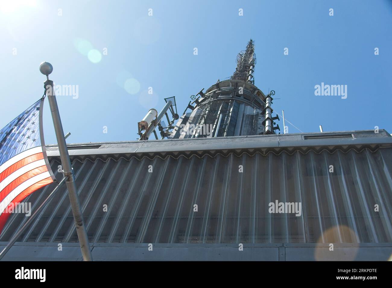 Die Antenne, die auf dem Empire State Building West 34th Street Midtown Manhattan NYC 2009 sitzt Stockfoto