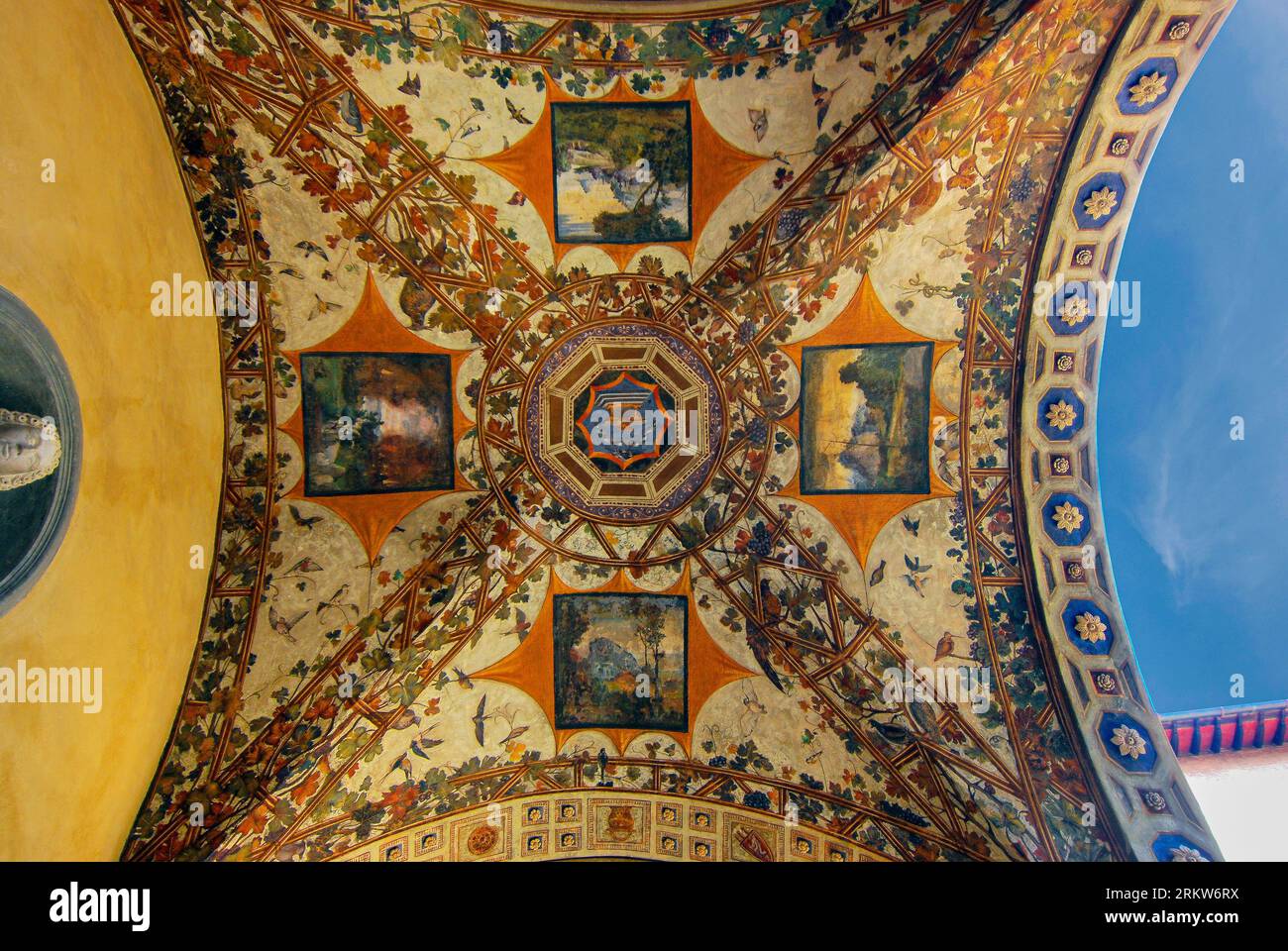 Deckenfresken im Palazzo Chigi-Saracini in Siena. Toskana, Italien Stockfoto