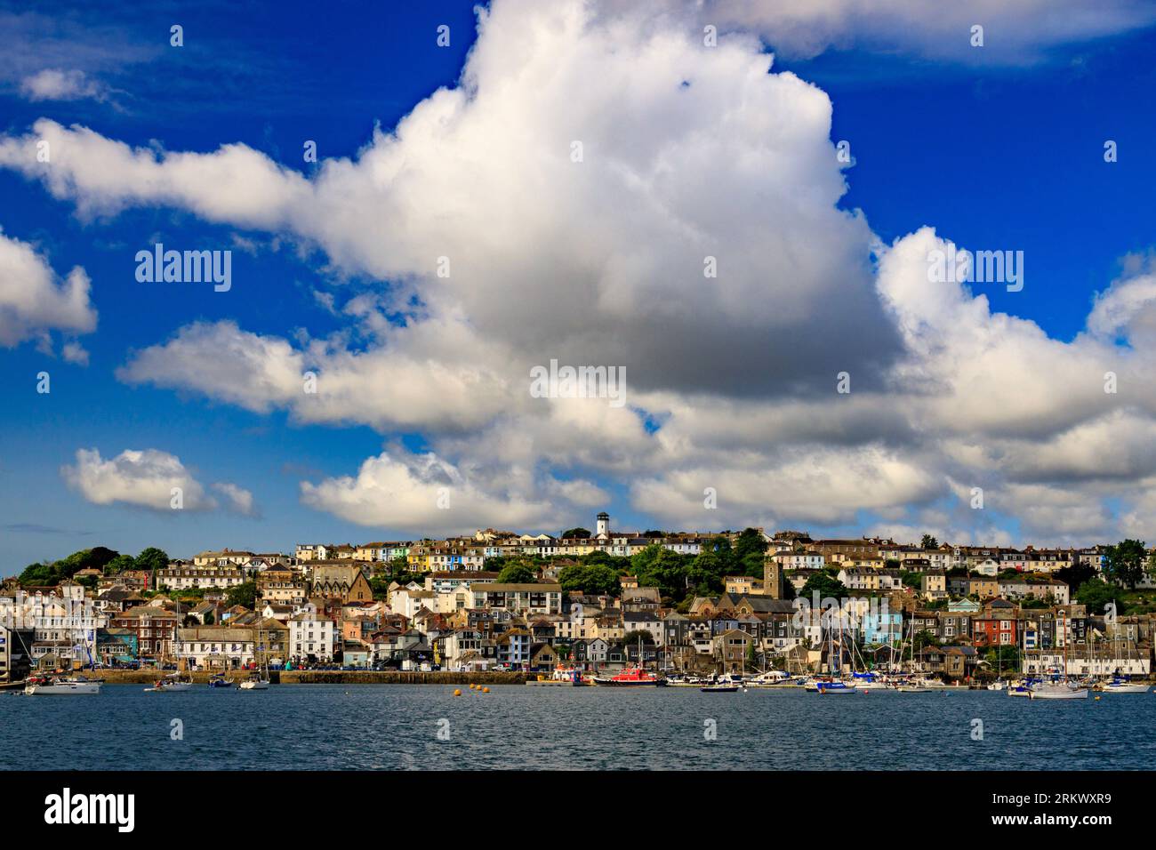 Der historische See- und Fischerhafen Falmouth, vom Fluss FAL, Cornwall, England, aus gesehen Stockfoto