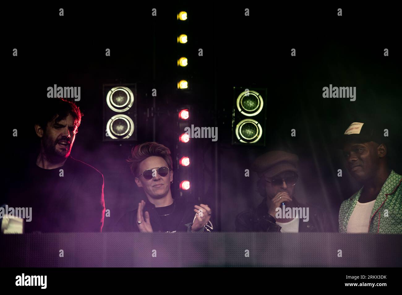 London, Vereinigtes Königreich. 25. August 2023. Gary Powell und Carl Barat von den Libertines, La Roux und Jamie Reynolds (Klaxons) unterhalten das Publikum auf dem All Points Festival in East London. Cristina Massei/Alamy Live News Stockfoto