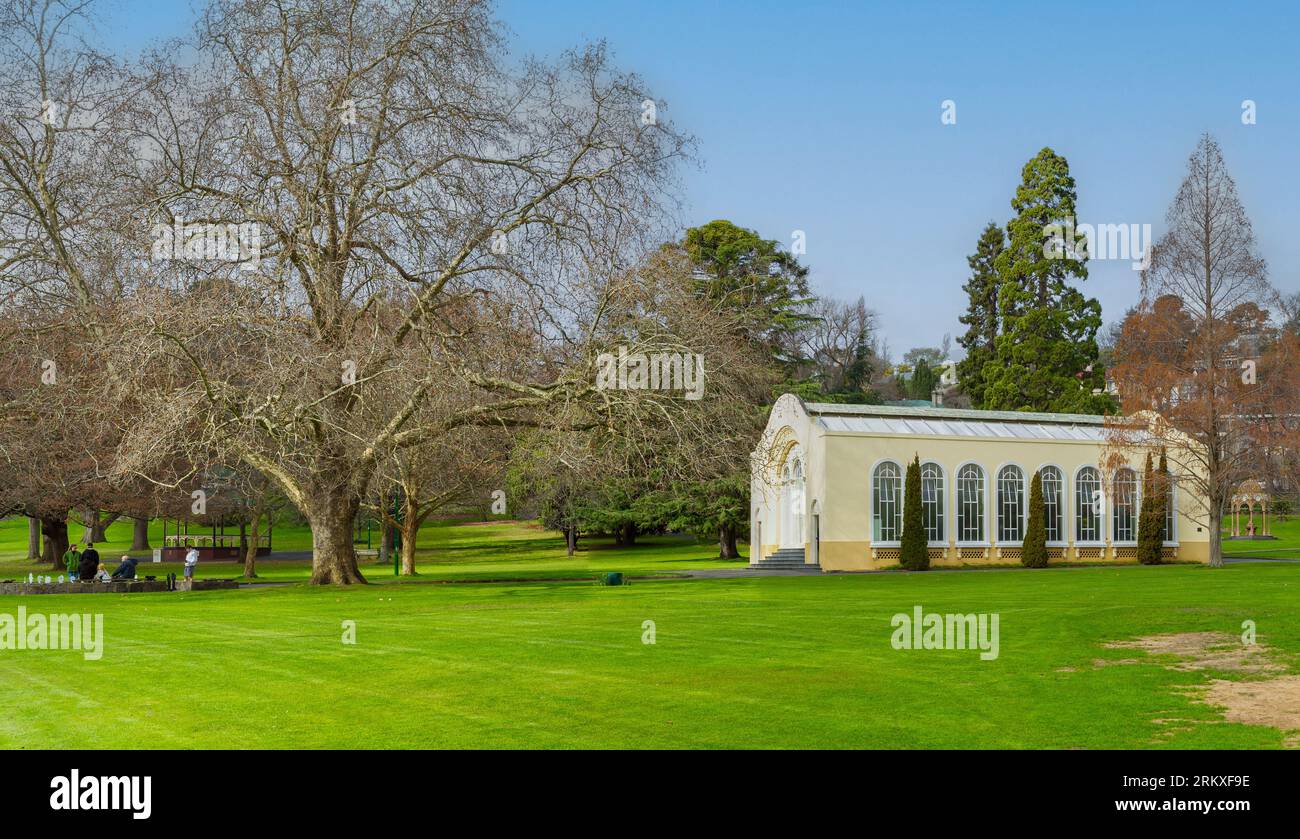 Stadtpark in Launceston, Tasmanien, Australien, einschließlich des John Hart Conservatory. Stockfoto