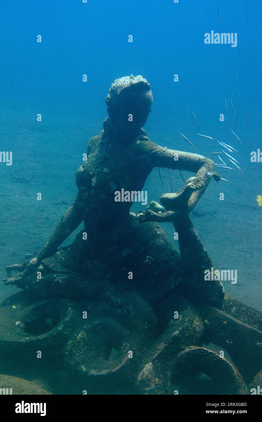 Unterwasserstatue, Tauchplatz in der Jemeluk Bay Gallery, Amed, Karangasem, Bali, Indonesien Stockfoto