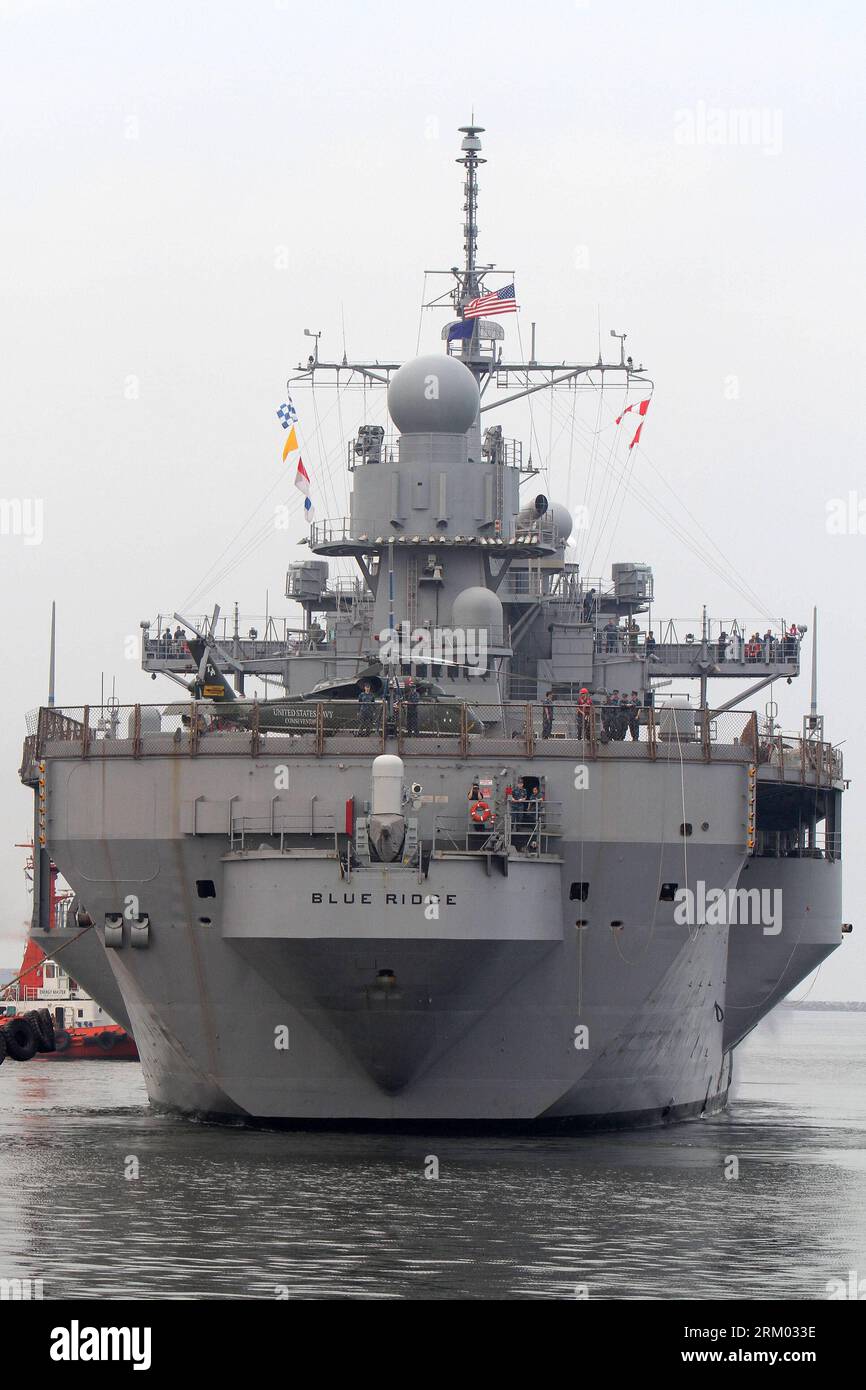 Bildnummer: 59312261 Datum: 07.03.2013 Copyright: imago/Xinhua (130307) -- MANILA, 7. März 2013 (Xinhua) -- The USS Blue Ridge (LCC-19) Docks in Manila, Philippinen, 7. März 2013. Die USS Blue Ridge, Flaggschiff des Kommandanten der 7. Flotte der US Navy, begann am Donnerstag einen viertägigen Kulanzbesuch in Manila. (Xinhua/Rouelle Umali) PHILIPPINEN-MANILA-USS BLUE RIDGE-VISIT PUBLICATIONxNOTxINxCHN Gesellschaft Militär US USA Marine Schiff Flaggschiffe Schlachtschiff x0x xdd Premiumd 2013 hoch 59312261 Datum 07 03 2013 Copyright Imago XINHUA Manila 7. März 2013 XINHUA die USS Blue R Stockfoto