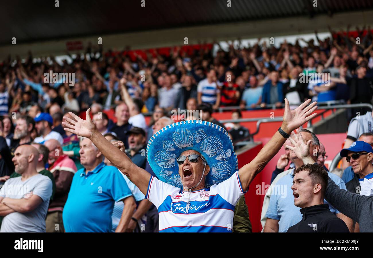 Der Fan der Queens Park Rangers während des Sky Bet Championship Matches in St. Mary's Stadium, Southampton. Bilddatum: Samstag, 26. August 2023. Stockfoto