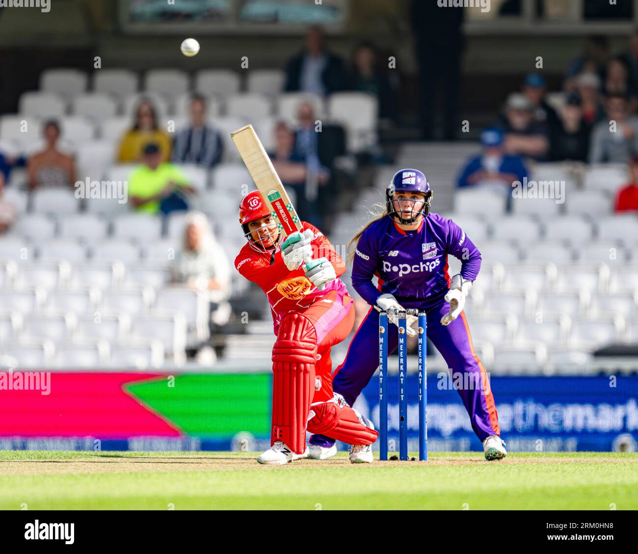 LONDON, VEREINIGTES KÖNIGREICH. 26. August 2023. Sophie Dunkley von Welsh Fire während des Eleminatior Women - Notrhen Superchargers vs Welsh Fire auf dem Kia Oval Cricket Ground am Samstag, den 26. August 2023 in LONDON. Quelle: Taka Wu/Alamy Live News Stockfoto